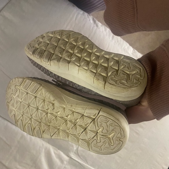 Nike shoes - Picture 3 of 7